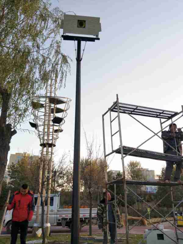 我公司為河南鄭州某公司提供單層戶外投影機防護柜(圖3) 投影機戶外安裝防護柜